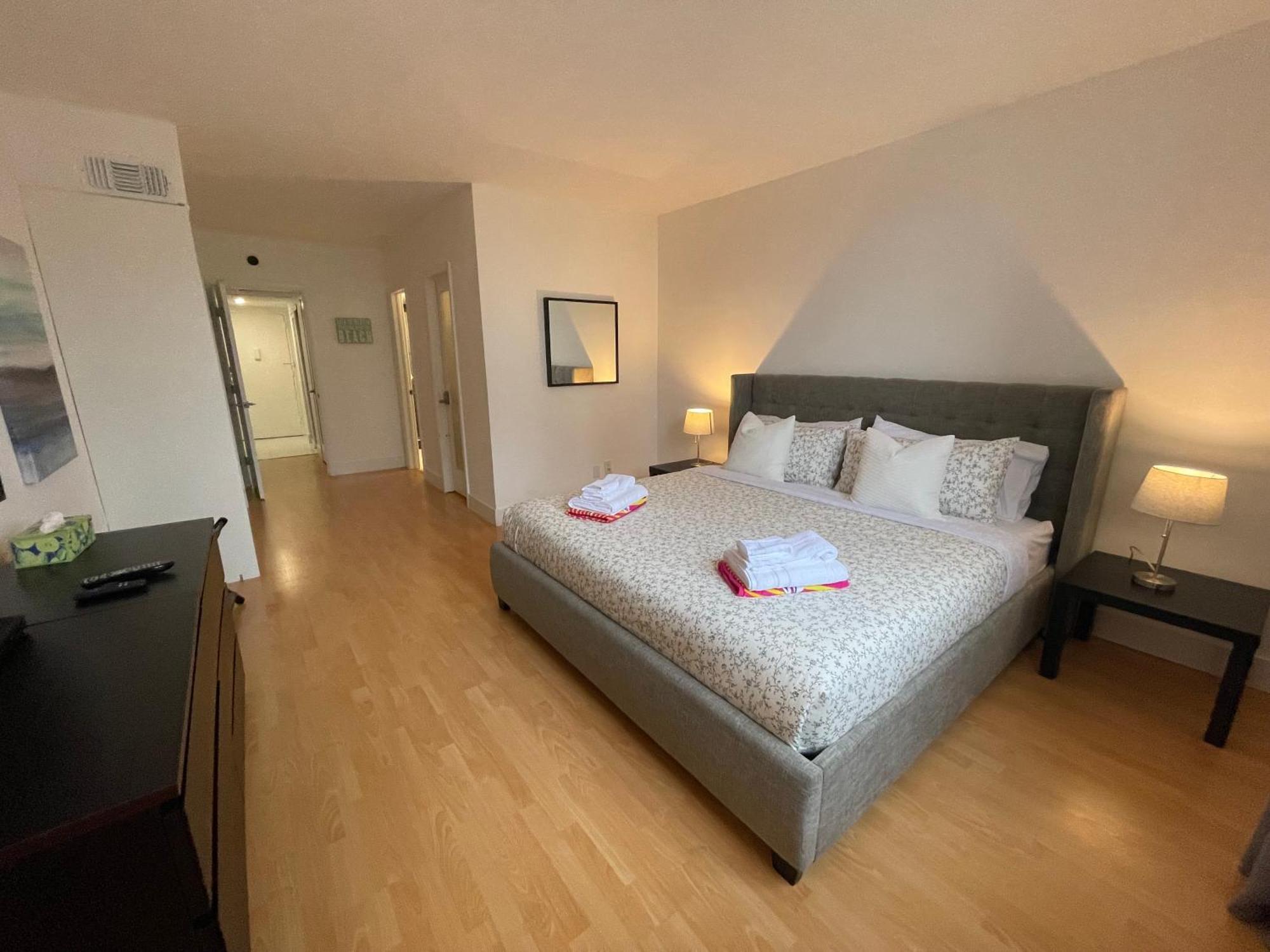 Stunning Apt! Oceanview! Parking Included Sunny Isles Beach