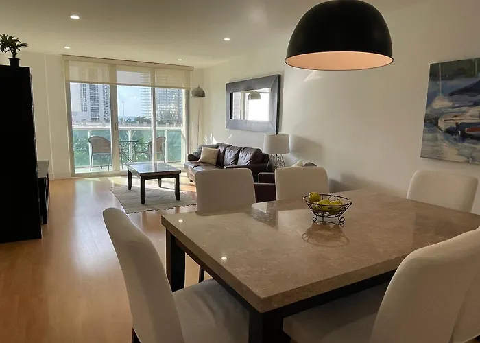 Stunning Apt! Oceanview! Parking Included